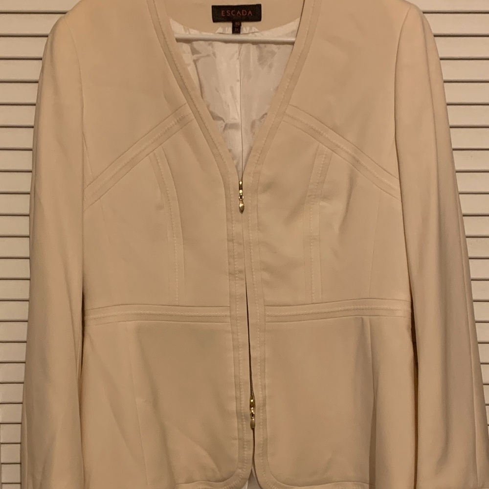 Escada Elegant Cream Blazer